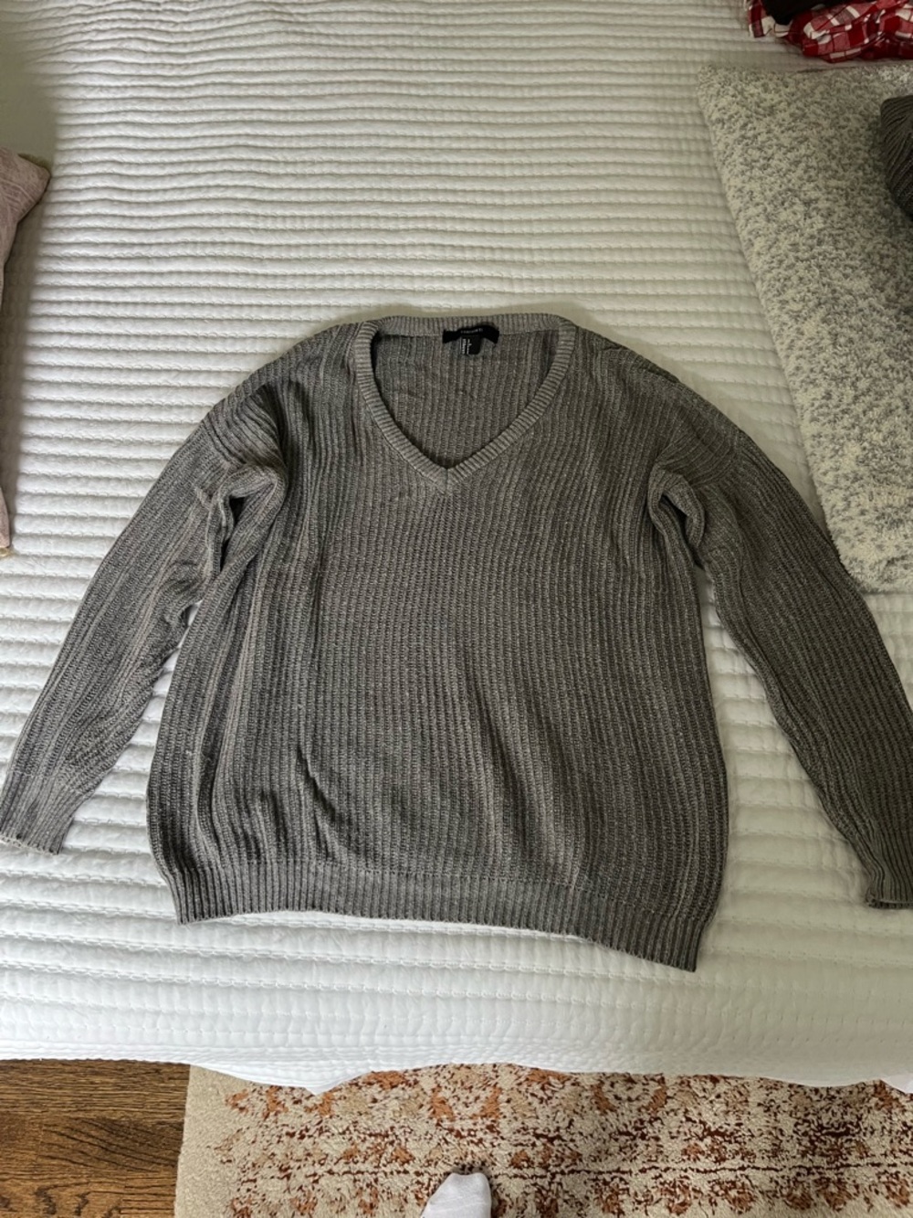 V-Neck Ribbed Sweater - Gray